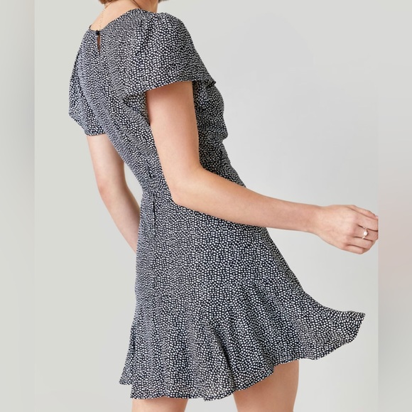 Becca Flutter Sleeve Godet Mini Dress NWT - Picture 2 of 9